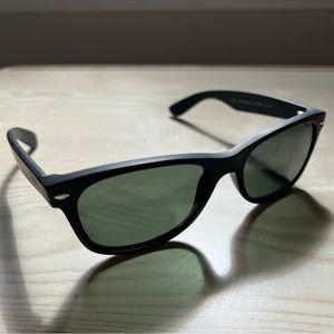 NWOT Ray Ban New Wayfarer 😎